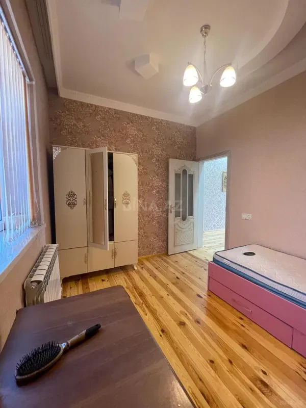 Satılır 5 otaqlı həyət evi 160 m²