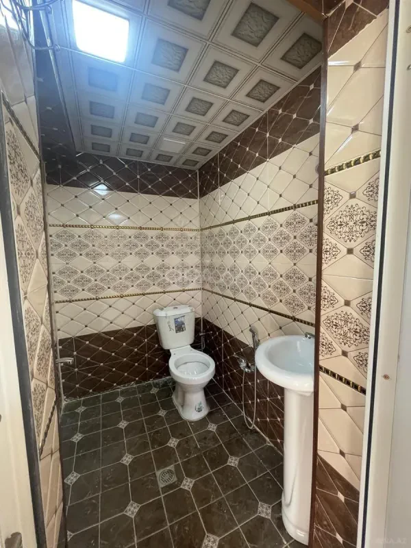 Satılır 5 otaqlı həyət evi 160 m²