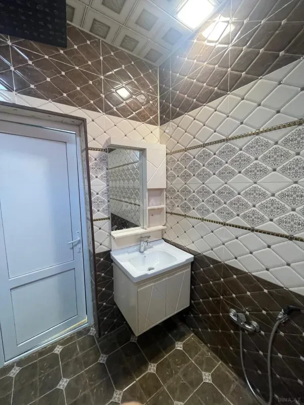 Satılır 5 otaqlı həyət evi 160 m²