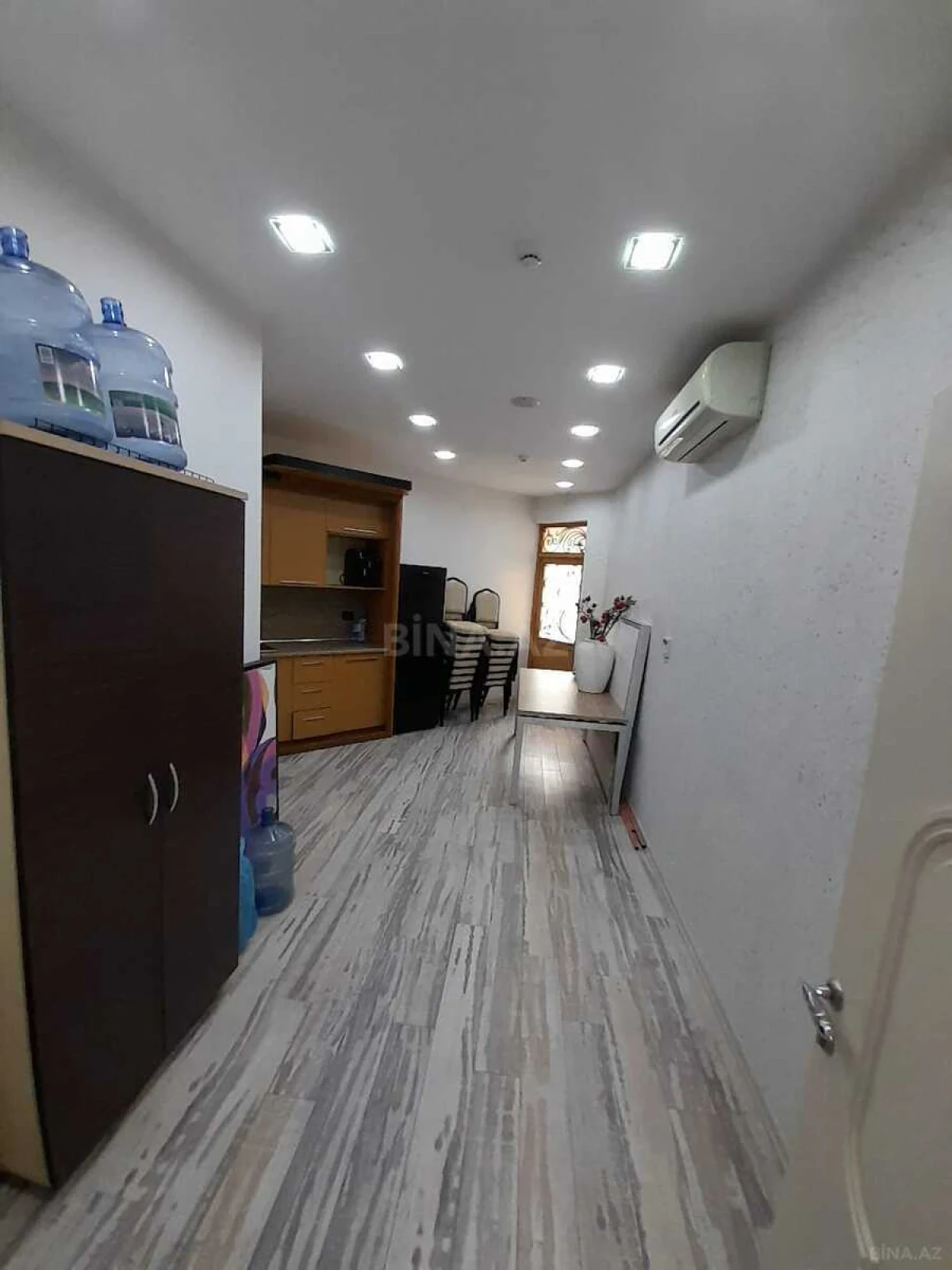 Kirayə verilir 4 otaqlı ofis 108 m²