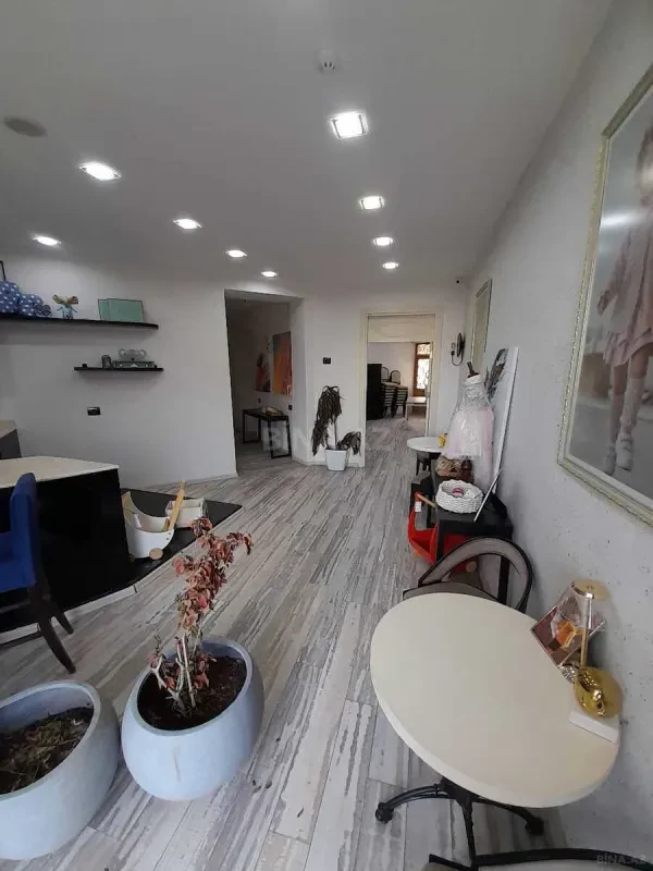 Kirayə verilir 4 otaqlı ofis 108 m²