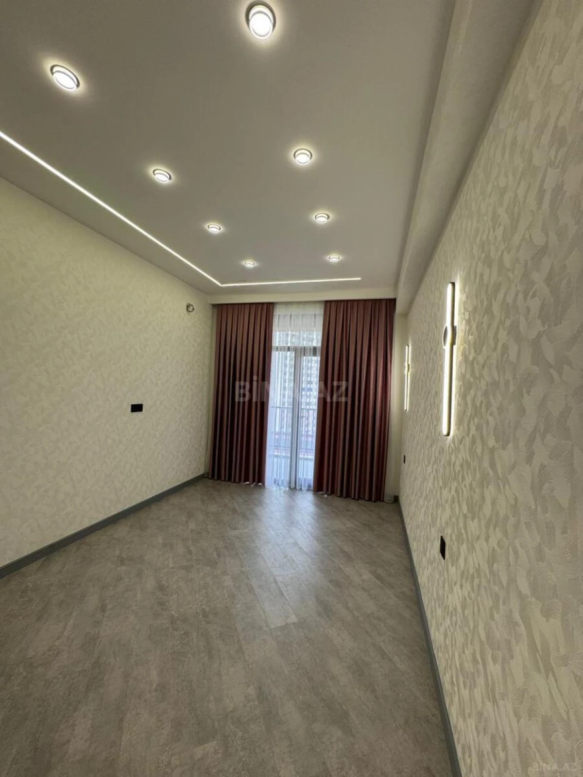 Satılır 2 otaqlı mənzil 65 m²