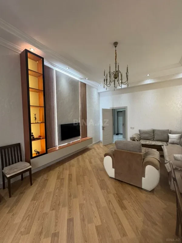 Kirayə verilir 2 otaqlı mənzil 78 m²