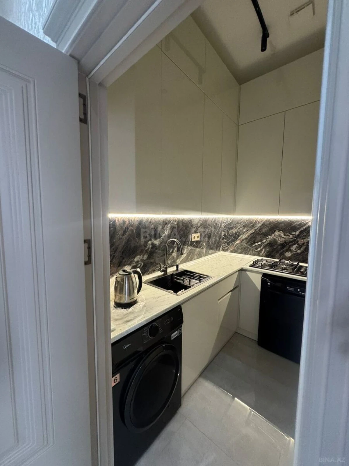 Kirayə verilir 2 otaqlı mənzil 78 m²