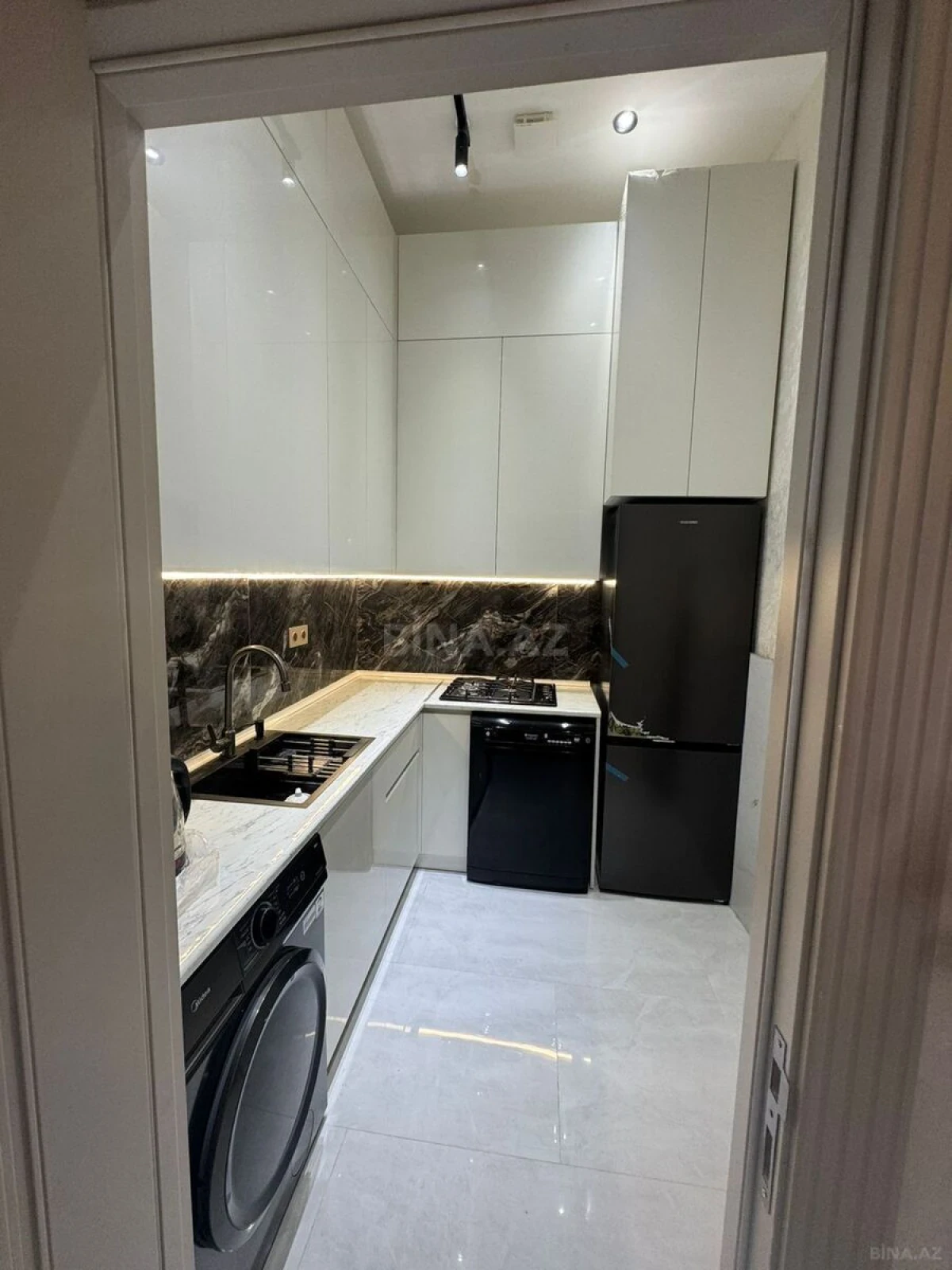 Kirayə verilir 2 otaqlı mənzil 78 m²