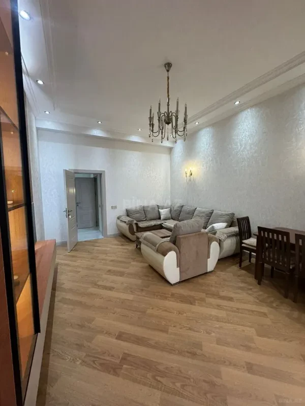 Kirayə verilir 2 otaqlı mənzil 78 m²