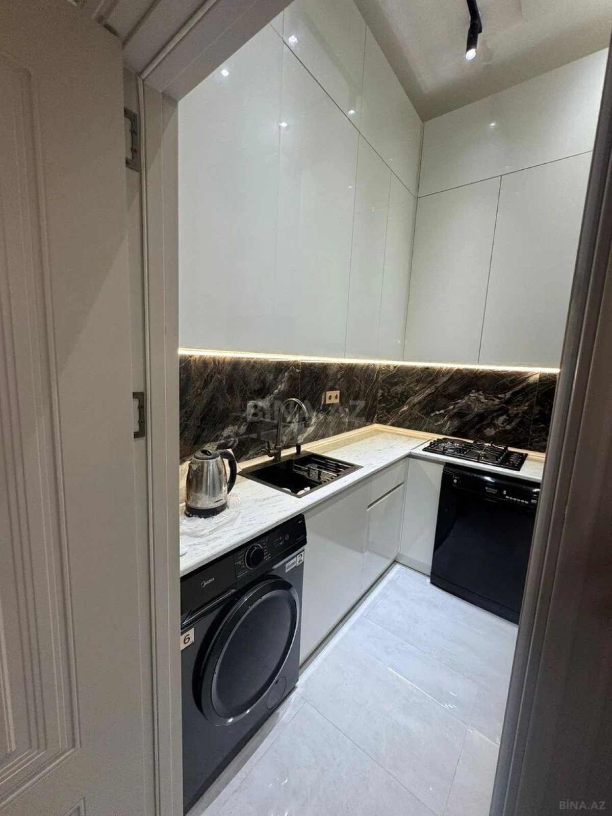 Kirayə verilir 2 otaqlı mənzil 78 m²