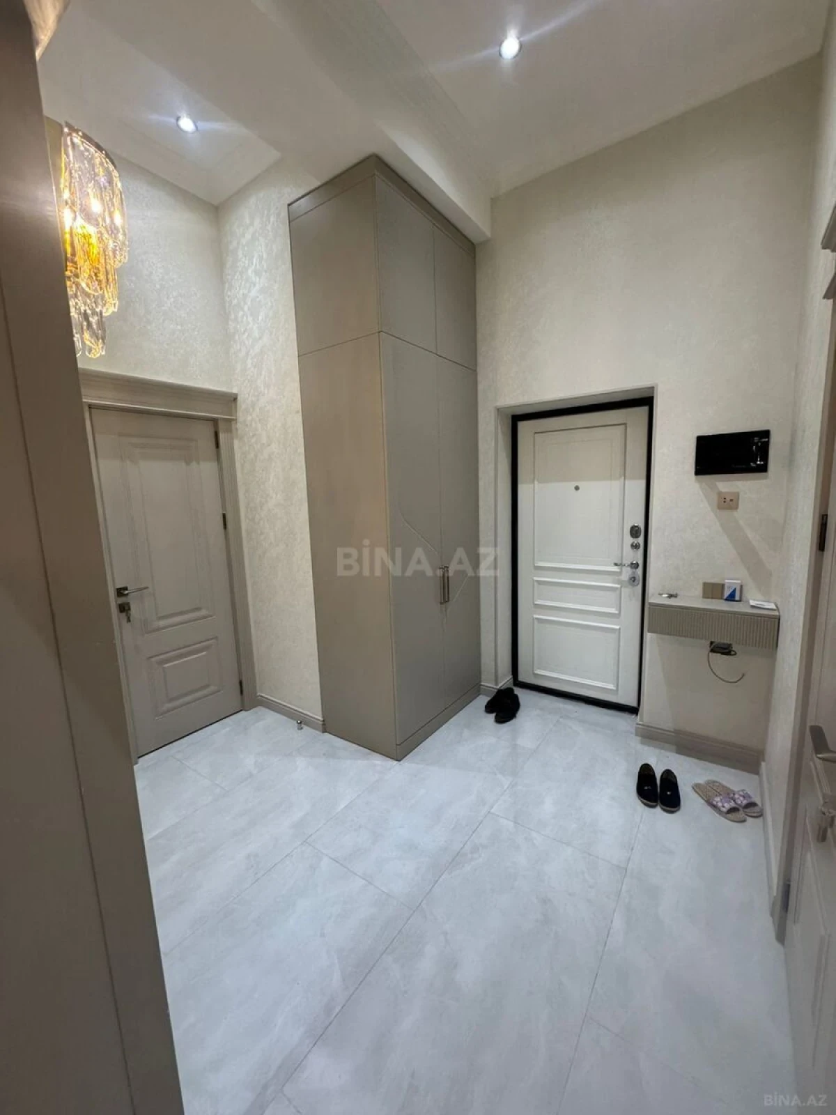 Kirayə verilir 2 otaqlı mənzil 78 m²