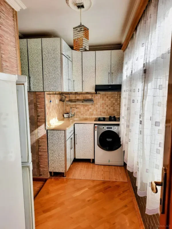 Kirayə verilir 2 otaqlı mənzil 45 m²
