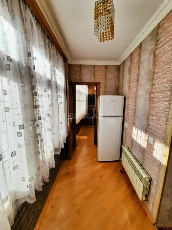 Kirayə verilir 2 otaqlı mənzil 45 m²