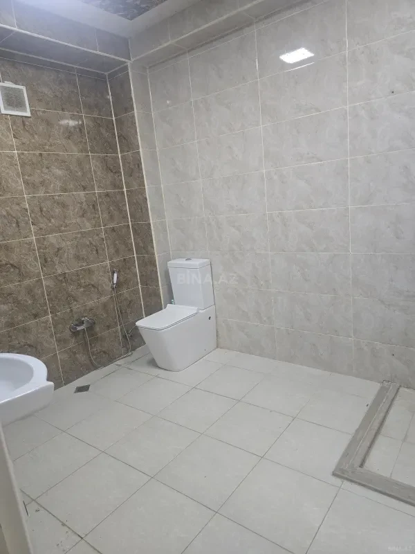 Kirayə verilir 2 otaqlı mənzil 77 m²