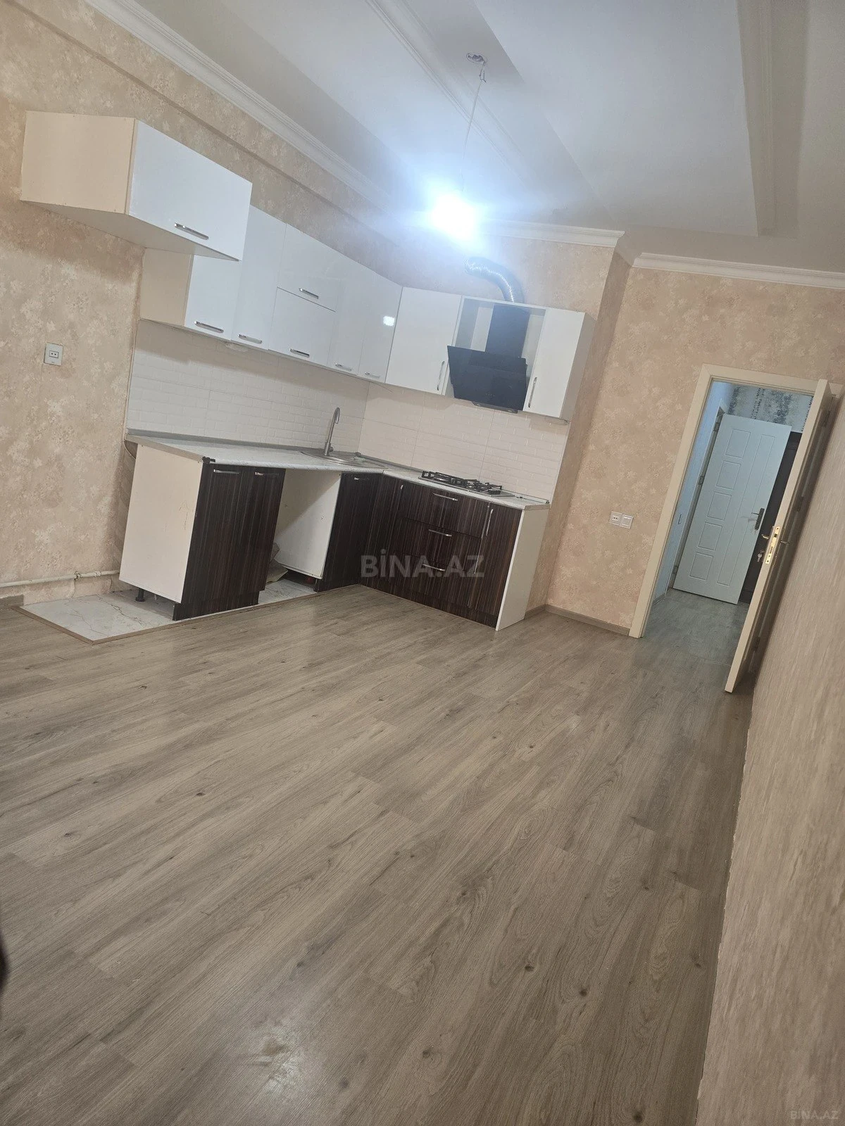 Kirayə verilir 2 otaqlı mənzil 77 m²