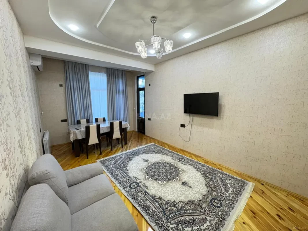 Kirayə verilir 2 otaqlı mənzil 80 m²