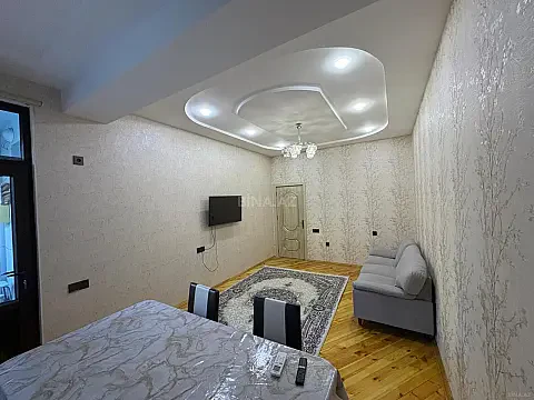 Kirayə verilir 2 otaqlı mənzil 80 m²