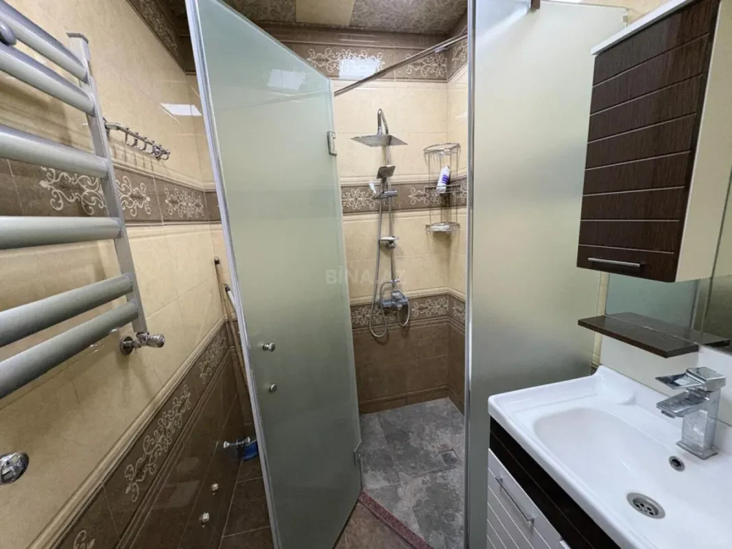 Kirayə verilir 2 otaqlı mənzil 80 m²