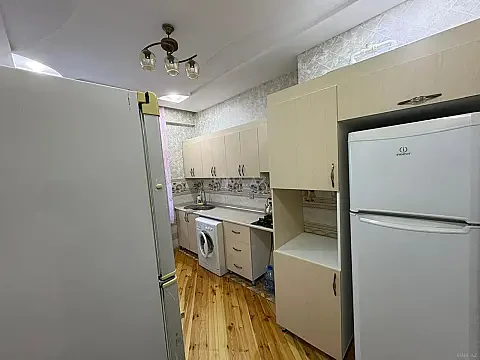 Kirayə verilir 2 otaqlı mənzil 80 m²
