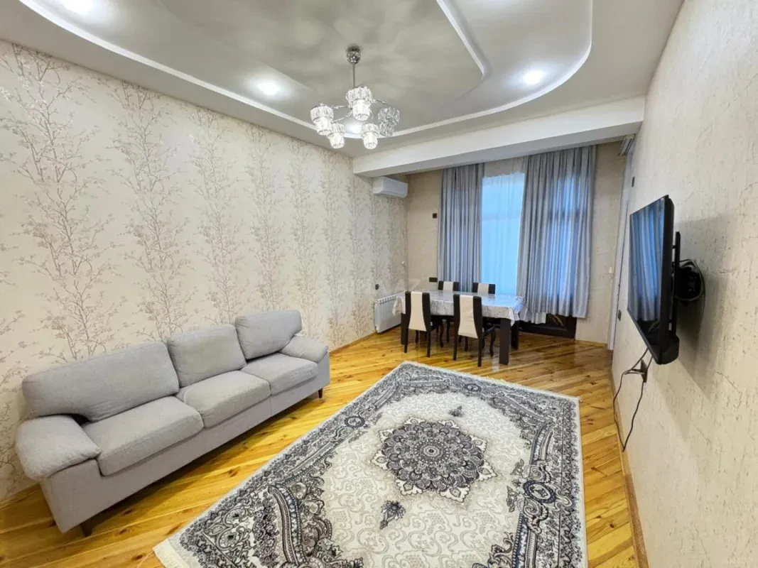 Kirayə verilir 2 otaqlı mənzil 80 m²