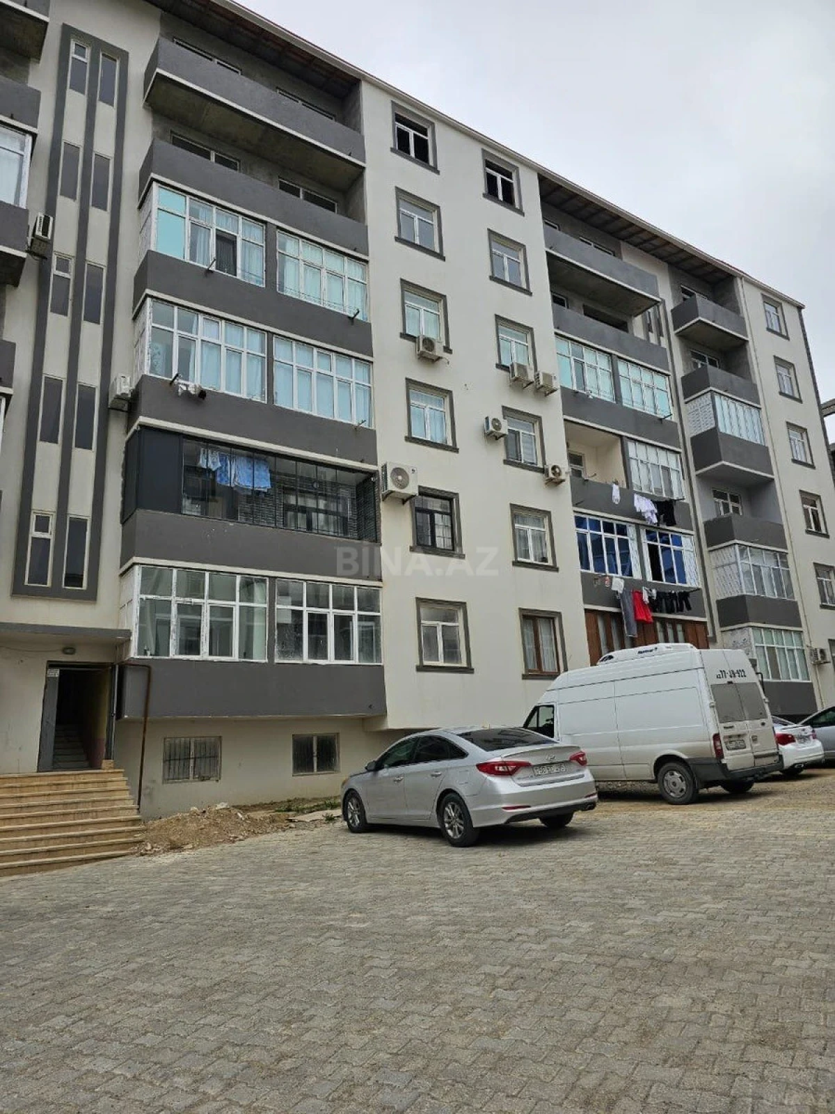 Satılır 2 otaqlı mənzil 71 m²