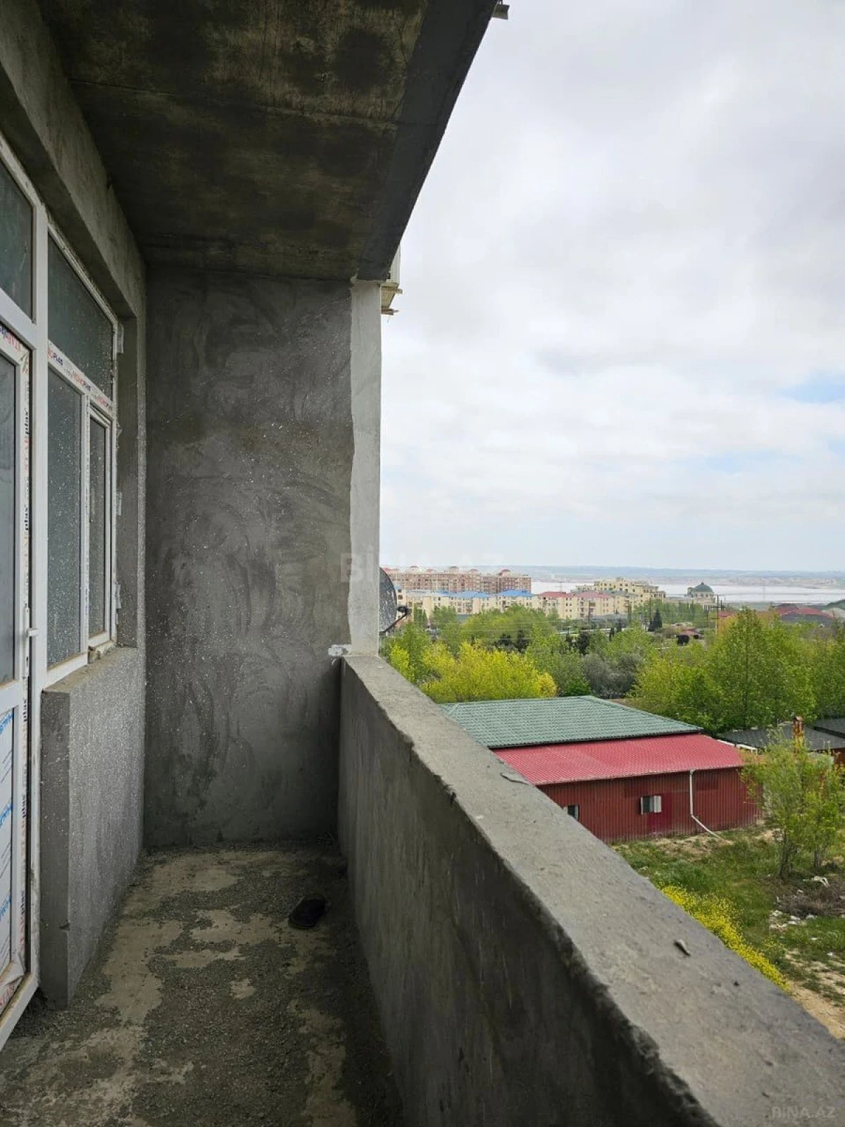 Satılır 2 otaqlı mənzil 71 m²