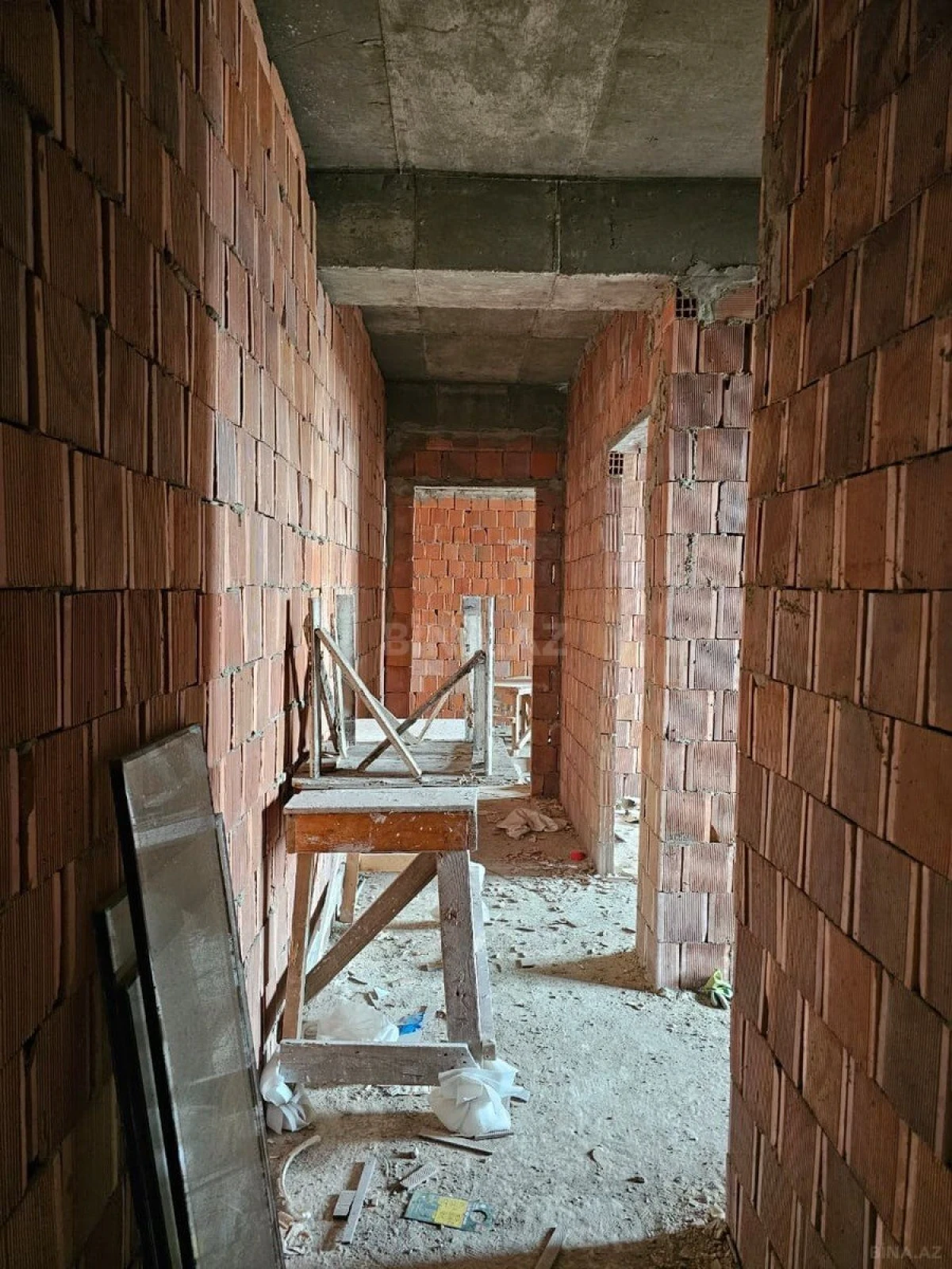 Satılır 2 otaqlı mənzil 71 m²