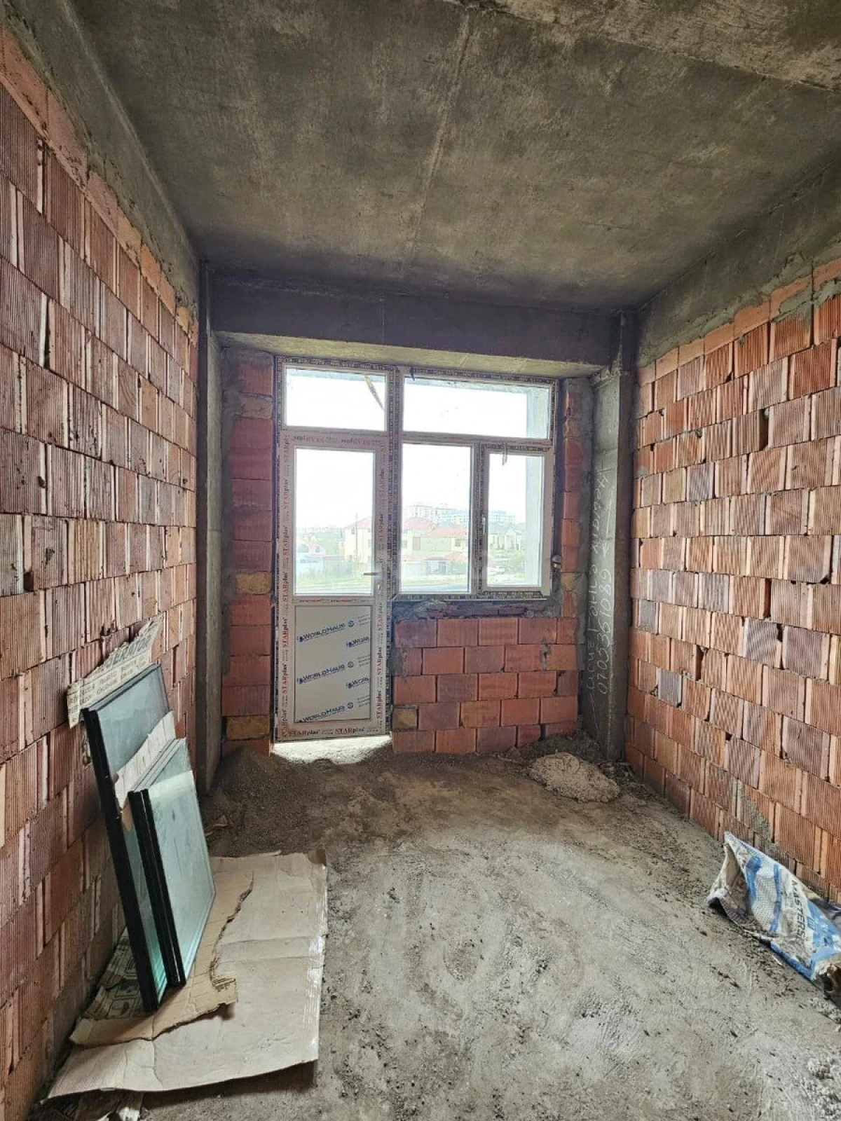 Satılır 2 otaqlı mənzil 71 m²