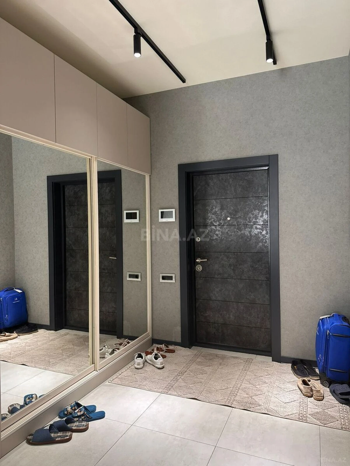 Satılır 2 otaqlı mənzil 90 m²