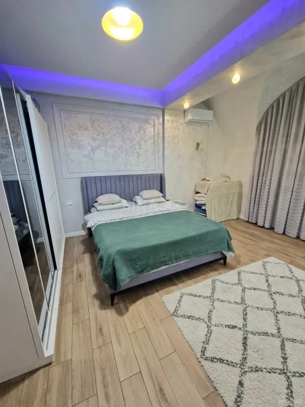 Satılır 2 otaqlı mənzil 80 m²