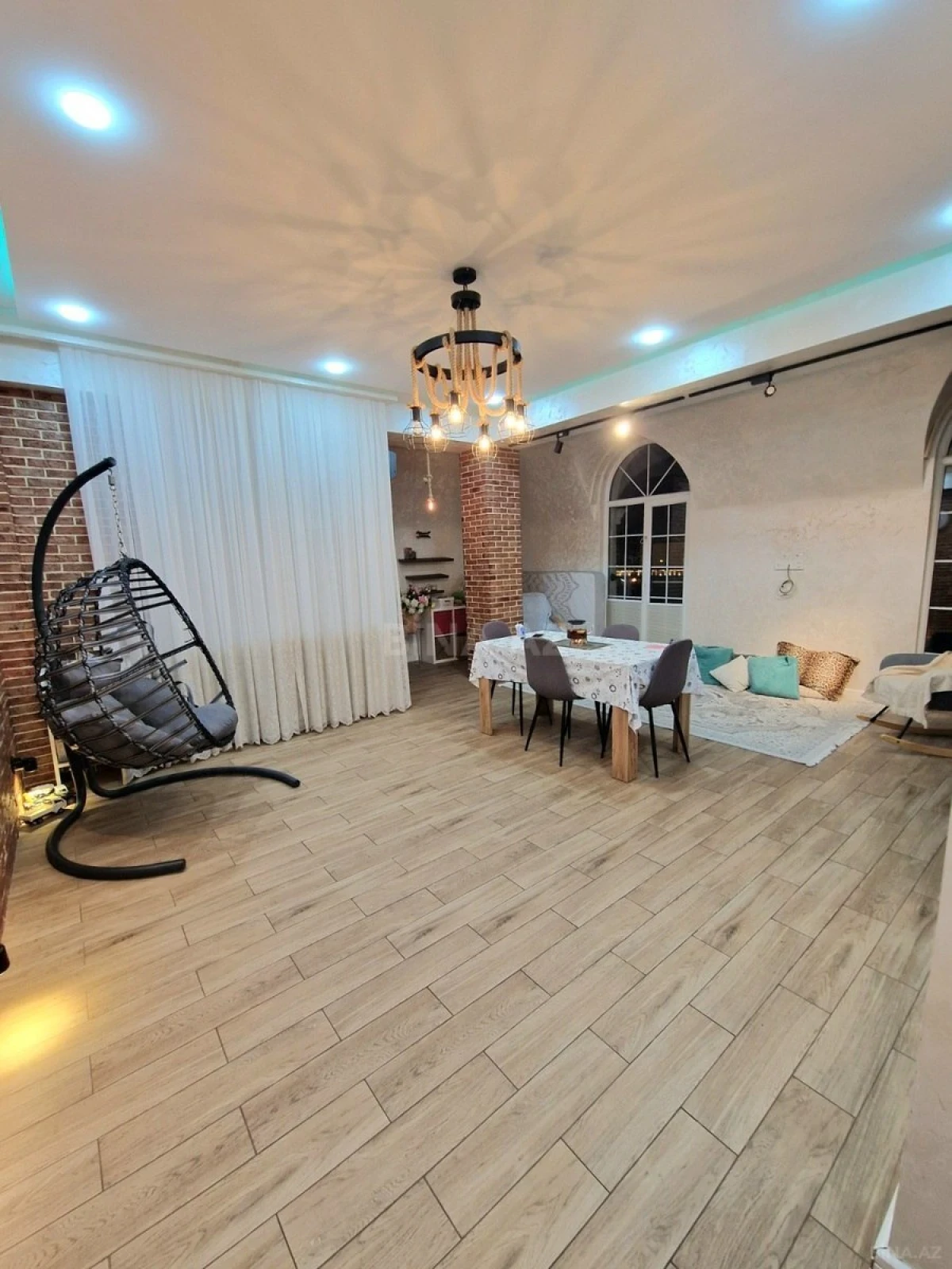 Satılır 2 otaqlı mənzil 80 m²
