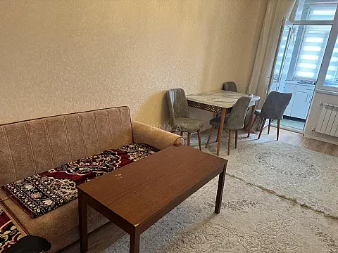Kirayə verilir 2 otaqlı mənzil 42 m²