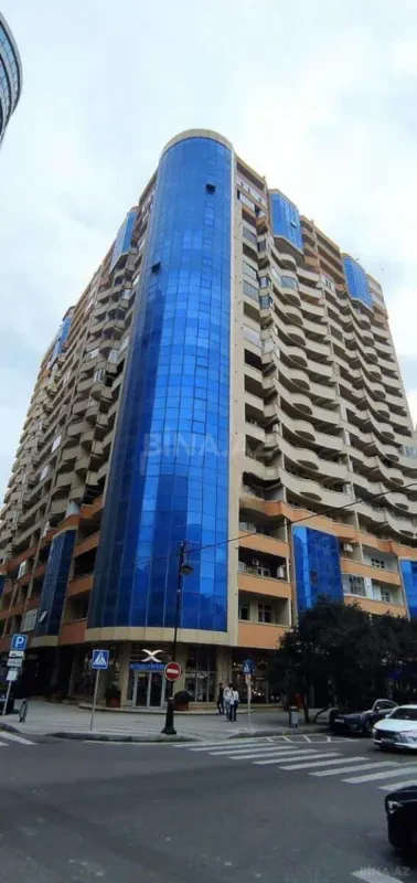 Kirayə verilir 4 otaqlı mənzil 200 m²