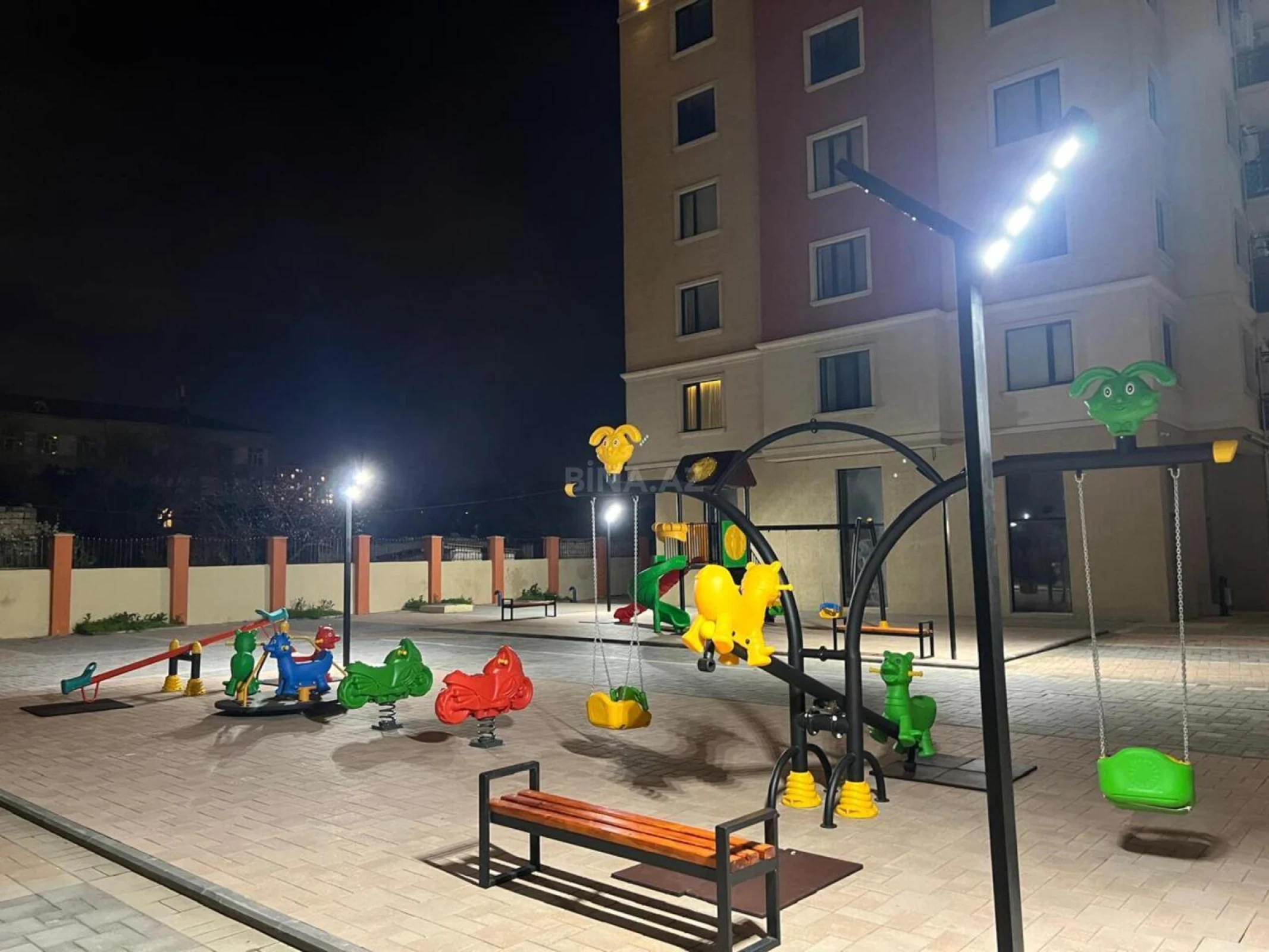 Kirayə verilir 2 otaqlı mənzil 65 m²