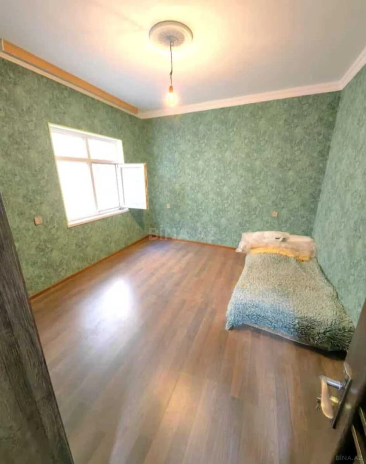 Satılır 2 otaqlı mənzil 80 m²