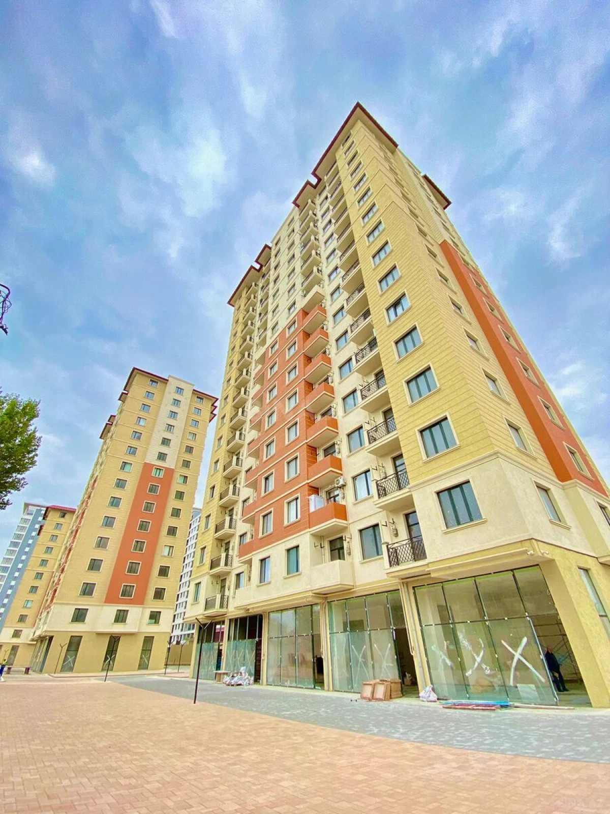 Kirayə verilir 12 otaqlı mənzil 65 m²