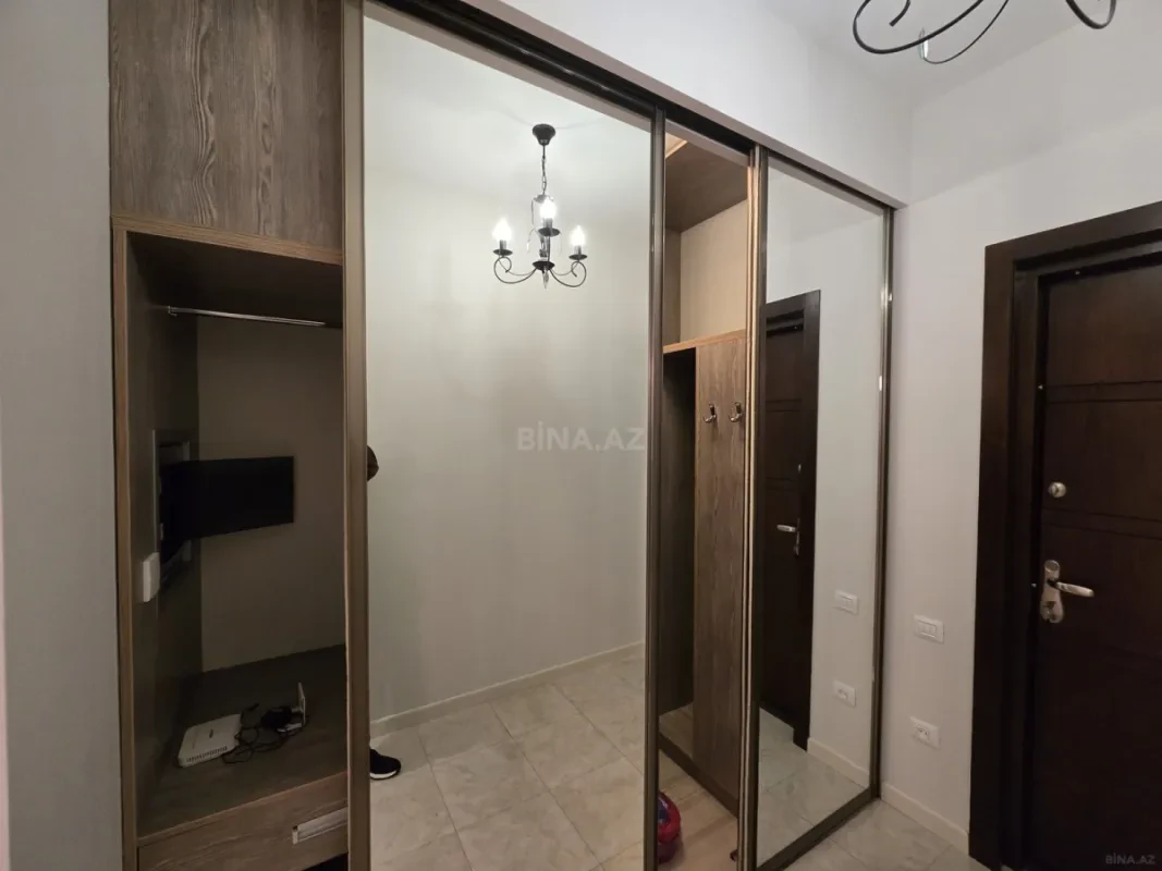 Satılır 4 otaqlı mənzil 196 m²