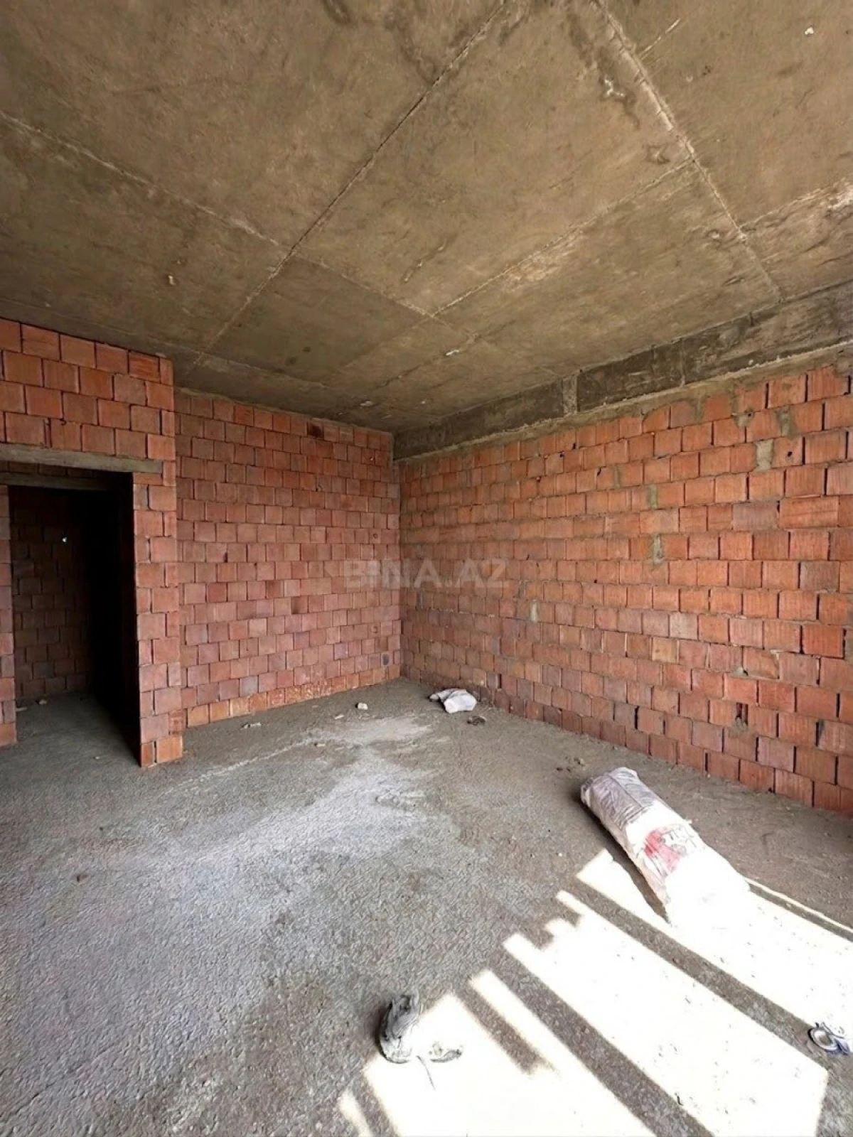 Satılır 5 otaqlı mənzil 346.3 m²