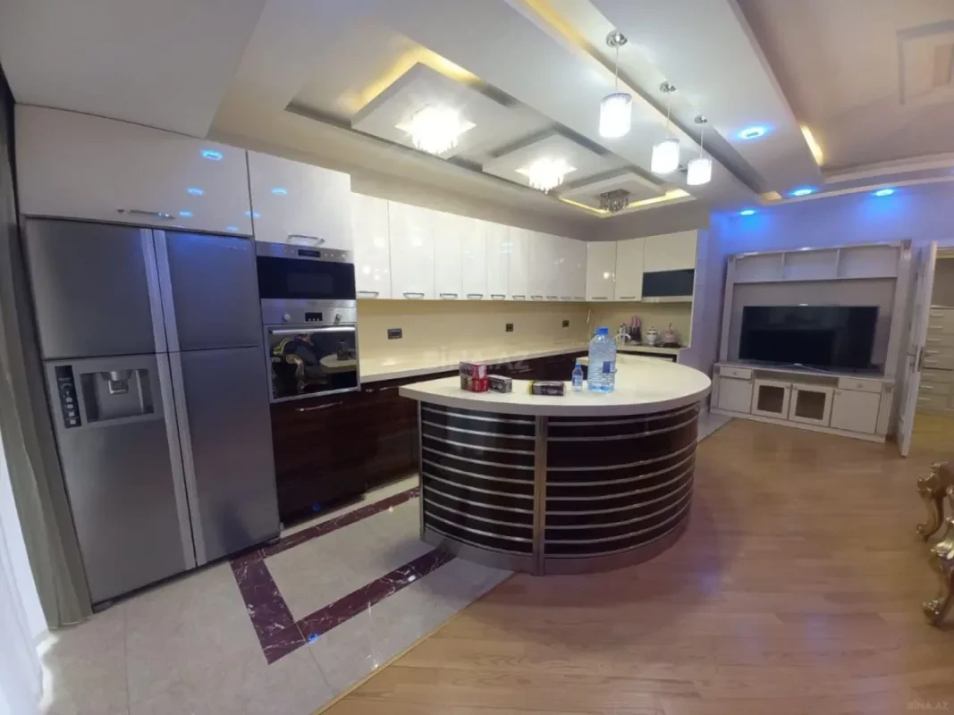 Kirayə verilir 3 otaqlı mənzil 140 m²