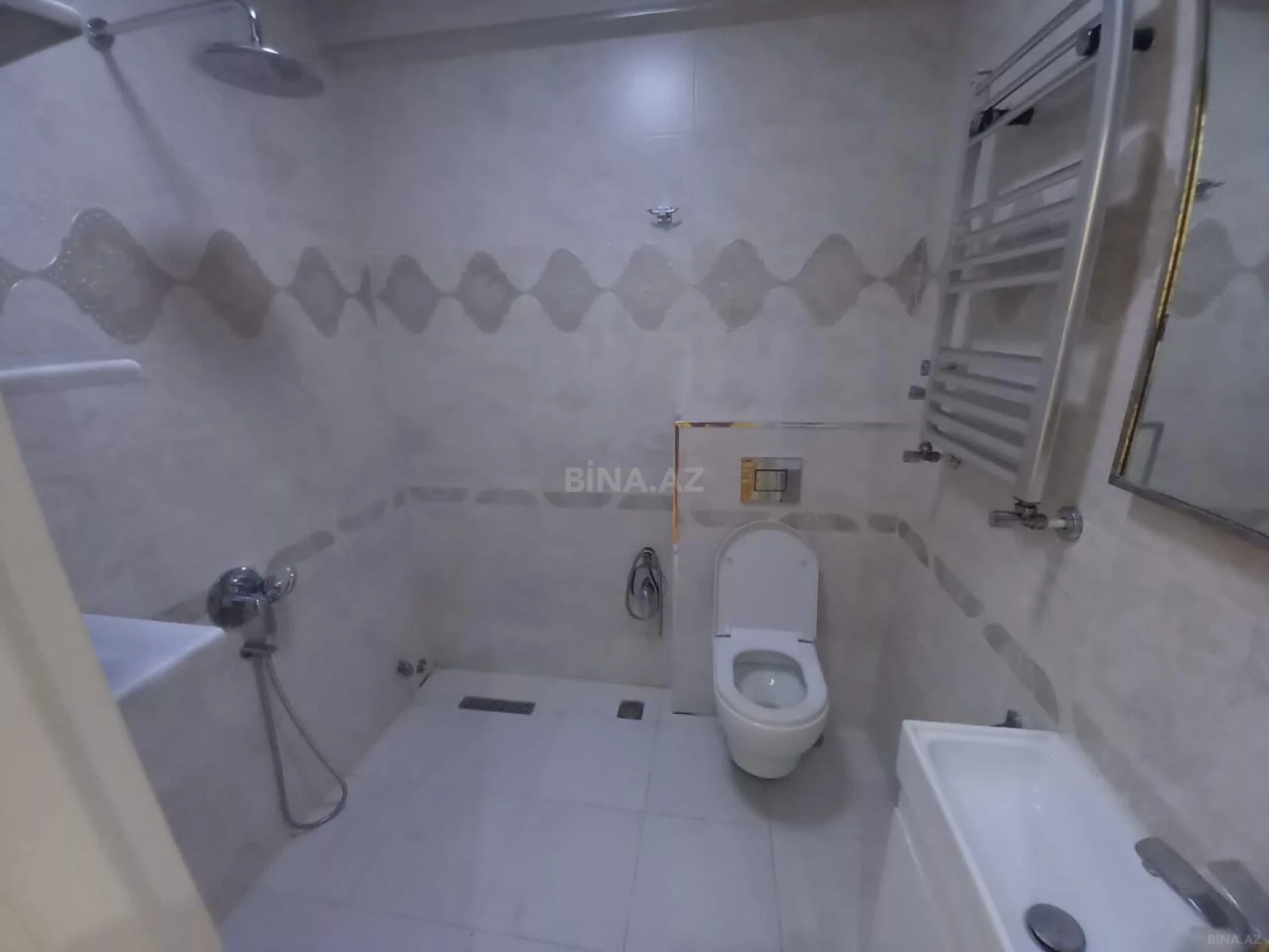 Kirayə verilir 3 otaqlı mənzil 140 m²