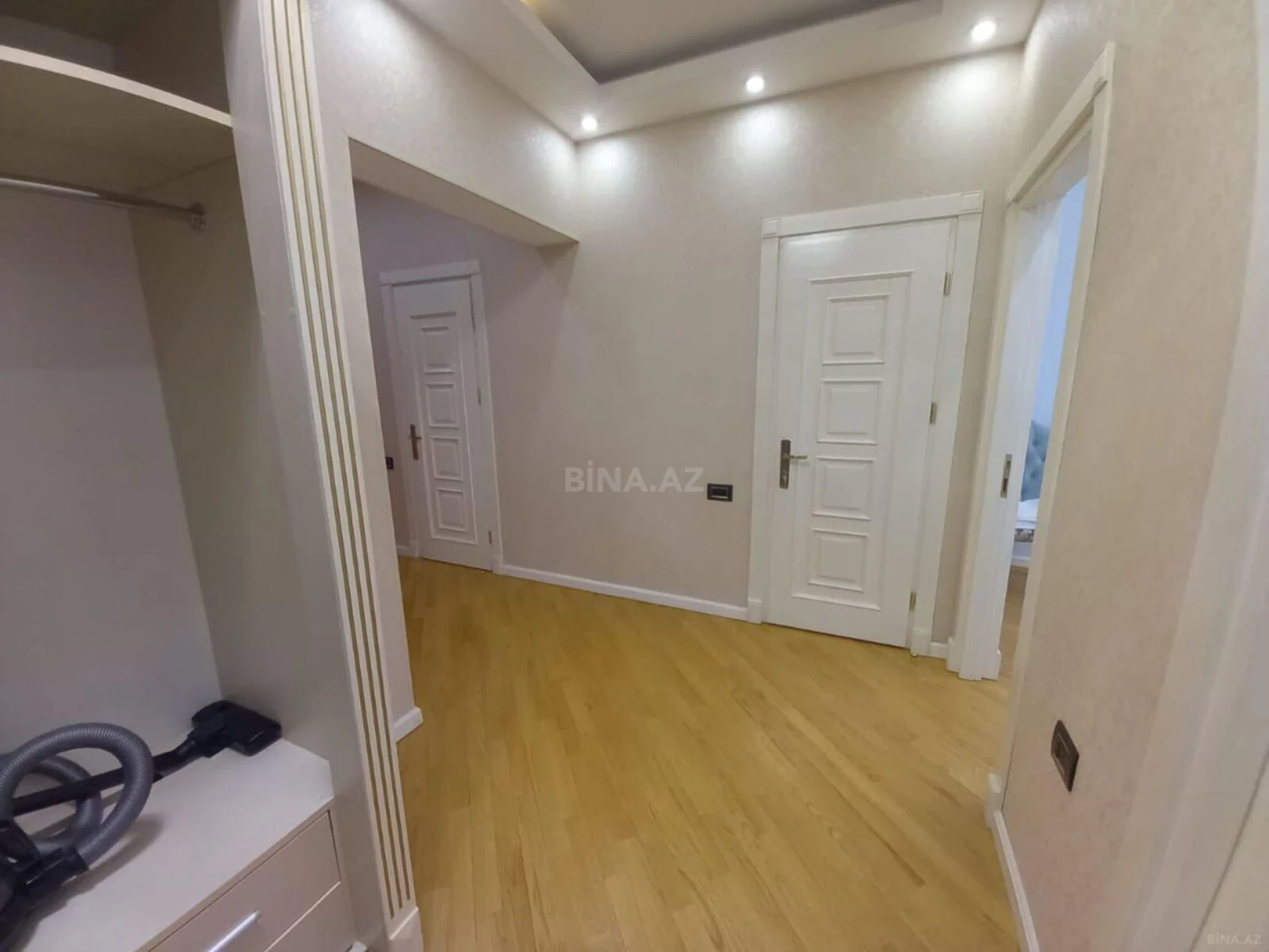 Kirayə verilir 3 otaqlı mənzil 140 m²