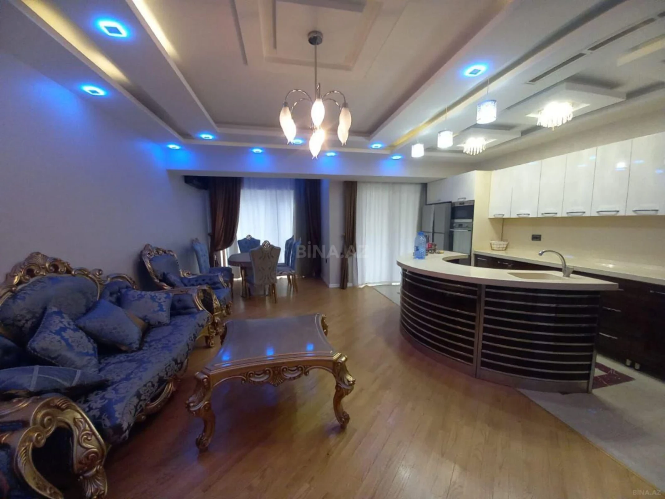 Kirayə verilir 3 otaqlı mənzil 140 m²