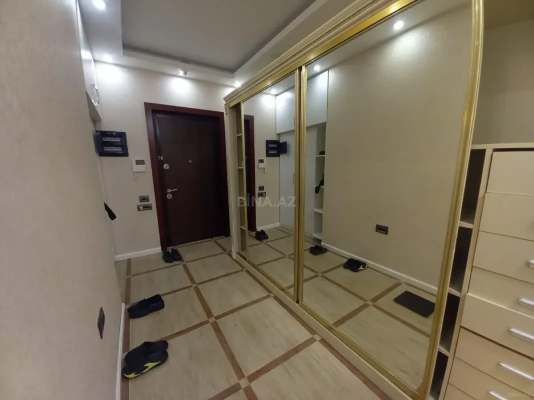 Kirayə verilir 3 otaqlı mənzil 140 m²