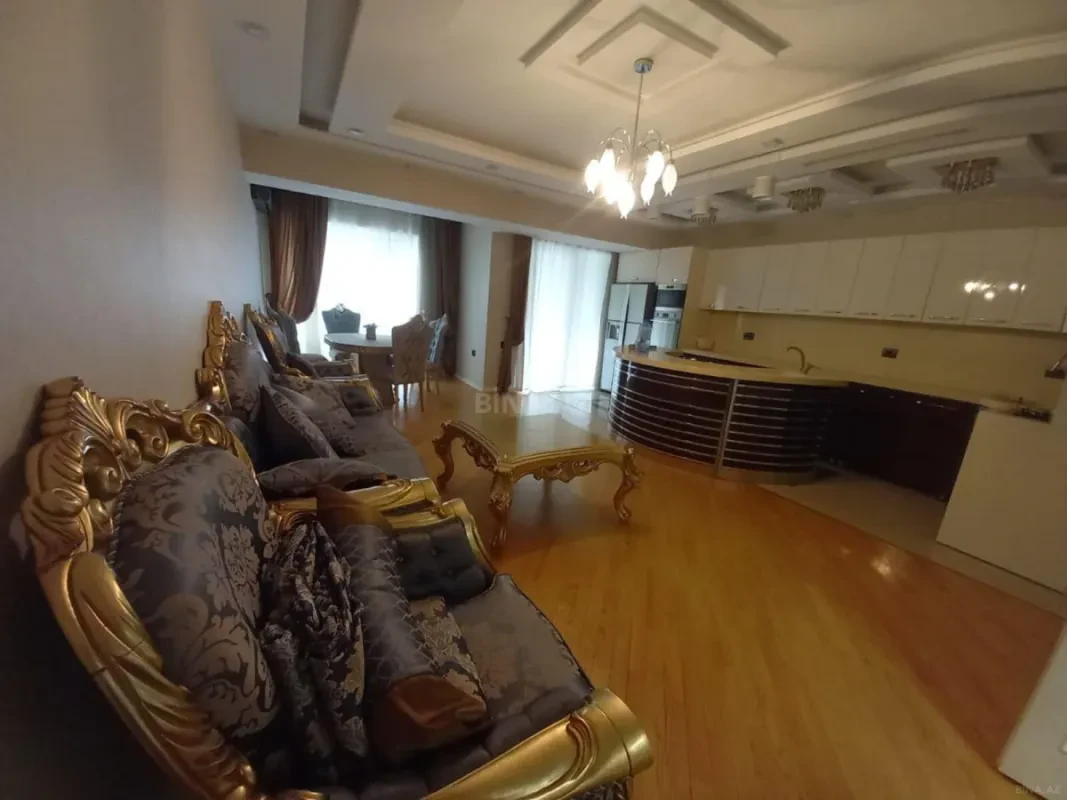 Kirayə verilir 3 otaqlı mənzil 140 m²