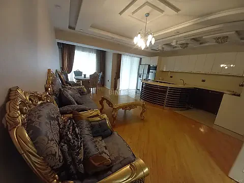 Kirayə verilir 3 otaqlı mənzil 140 m²