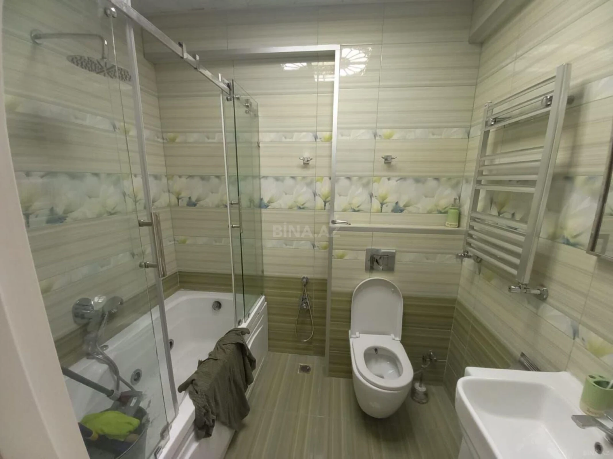 Kirayə verilir 3 otaqlı mənzil 140 m²