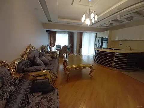 Kirayə verilir 3 otaqlı mənzil 140 m²