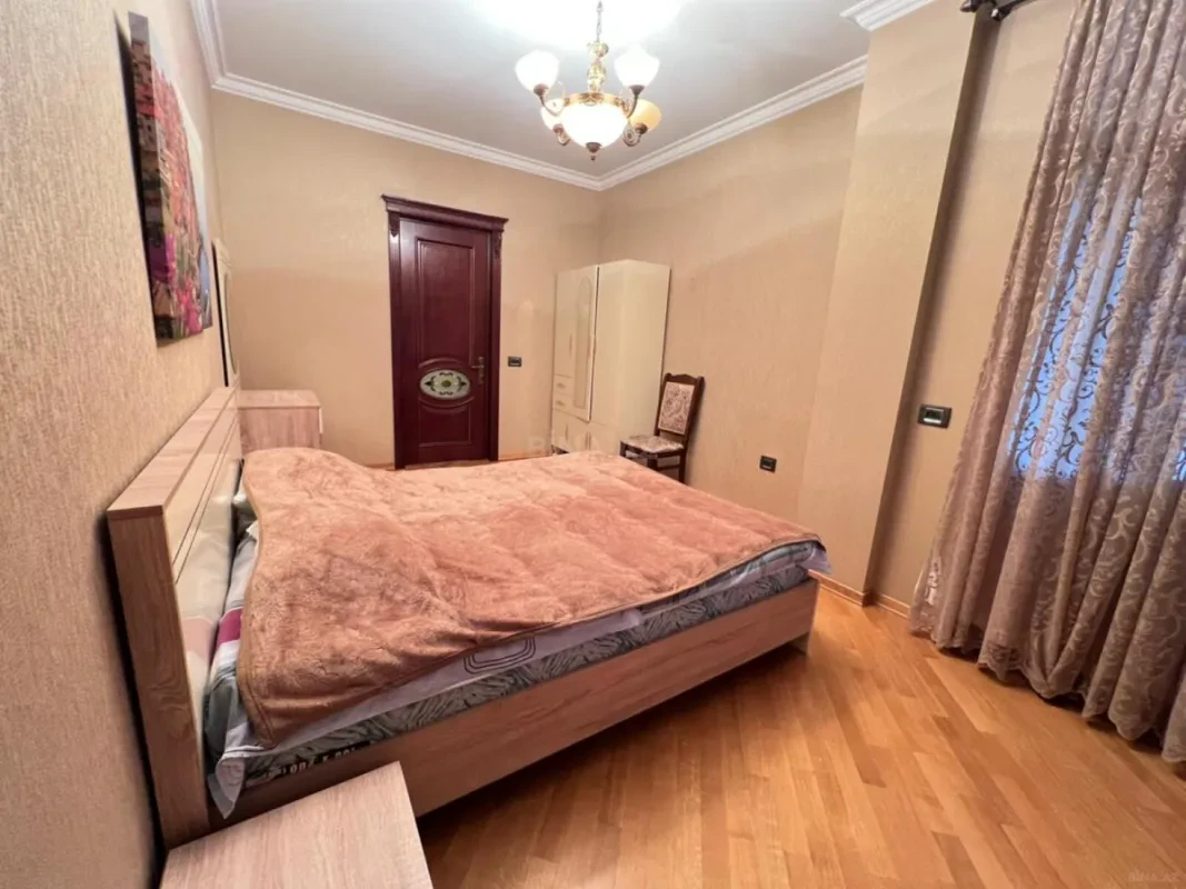 Kirayə verilir 2 otaqlı mənzil 110 m²