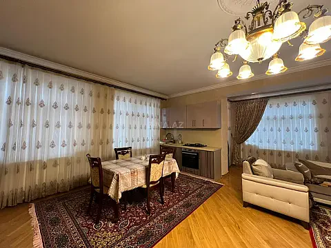 Kirayə verilir 2 otaqlı mənzil 110 m²