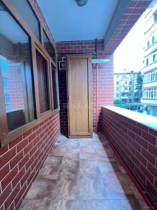 Kirayə verilir 2 otaqlı mənzil 110 m²
