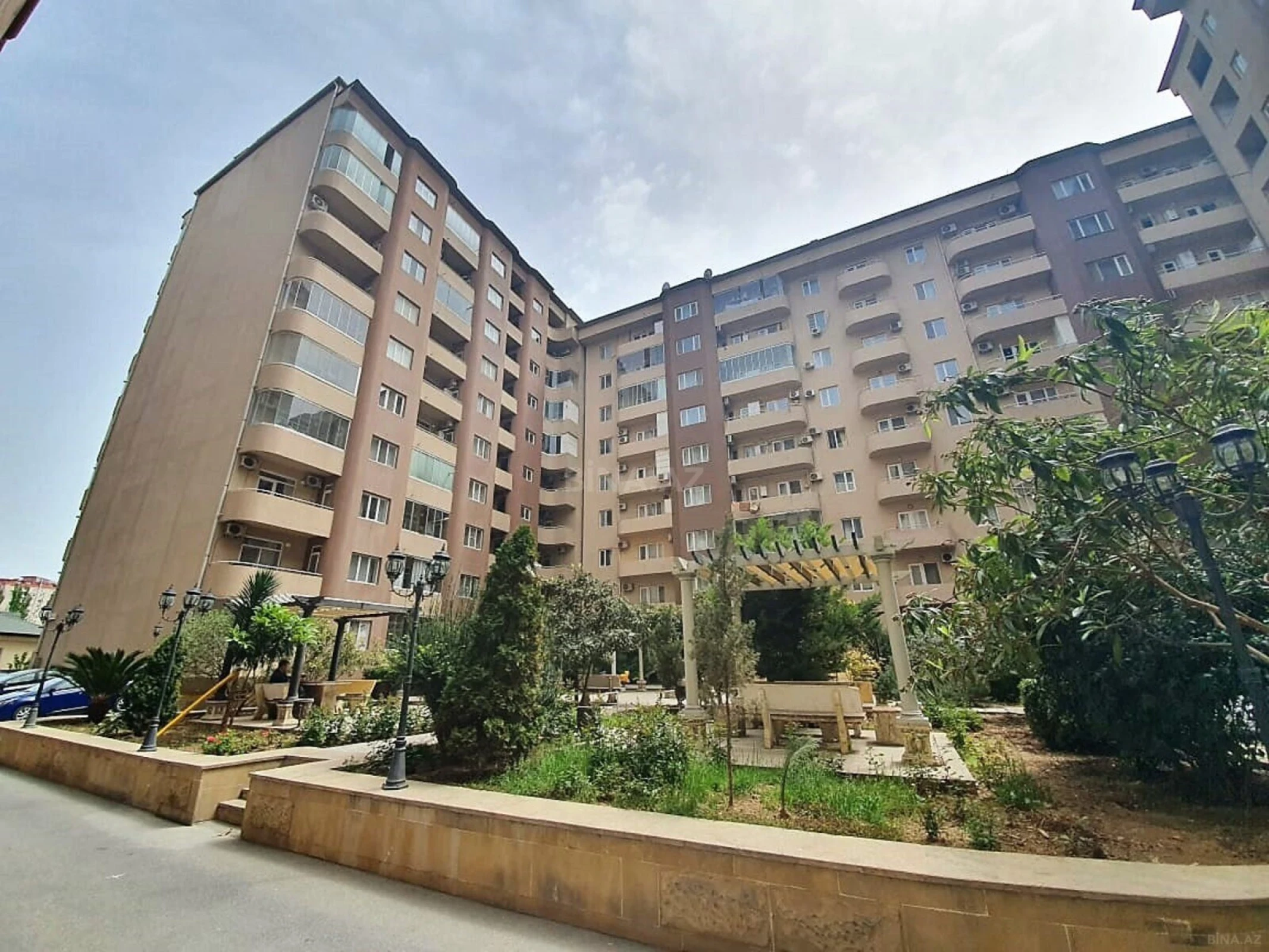Kirayə verilir 2 otaqlı mənzil 65 m²