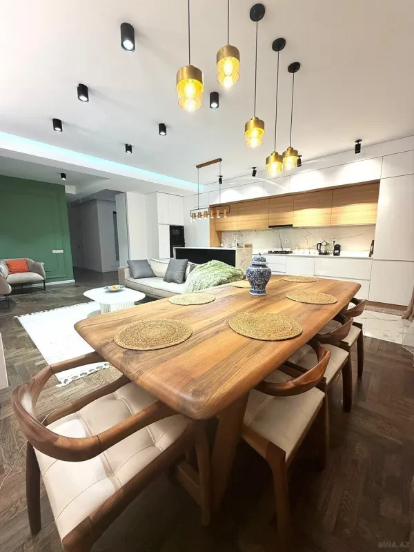 Satılır 3 otaqlı mənzil 120 m²