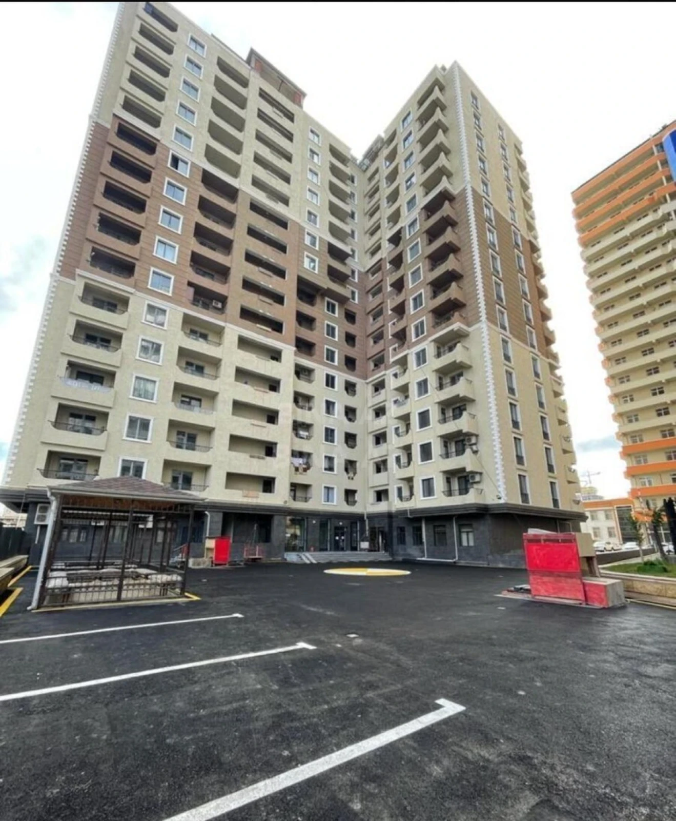 Kirayə verilir 2 otaqlı mənzil 85 m²